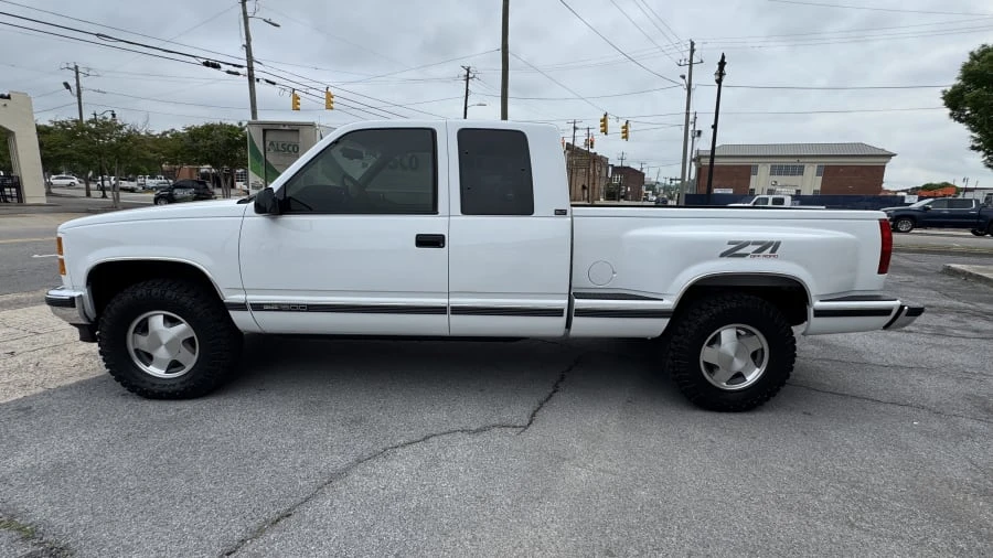 1994 GMC Sierra 1st Gen - Image 2 of 13