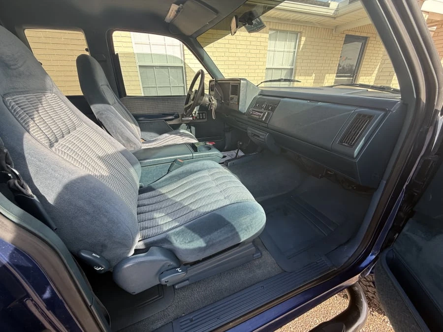 1994 GMC Sierra 1st Gen - Image 13 of 15