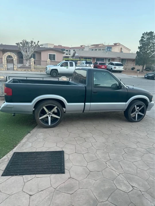 1994 GMC S-15/Sonoma - Image 2 of 8