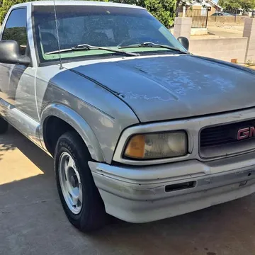 1994 GMC Sonoma Regular Cab SLS Pickup 2D 6 ft
