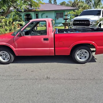 1994 GMC Sonoma SL Pickup 2D 6 ft