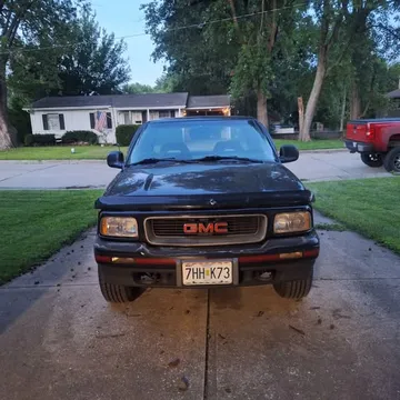 1994 GMC Sonoma SLS Pickup 2D 7 1/3 ft