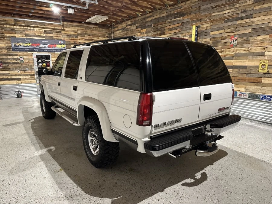 1994 GMC Suburban 8th Gen - Image 9 of 31