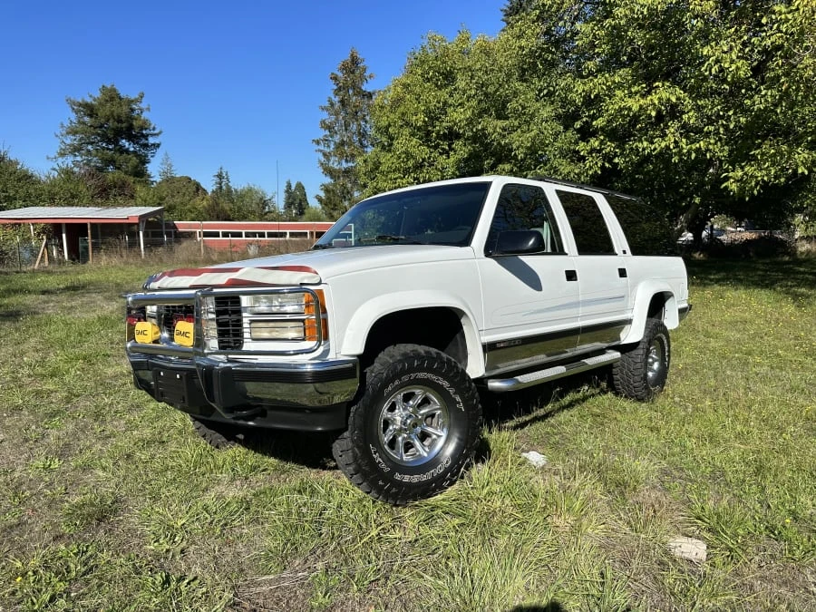 1994 GMC Suburban 8th Gen - Image 7 of 31