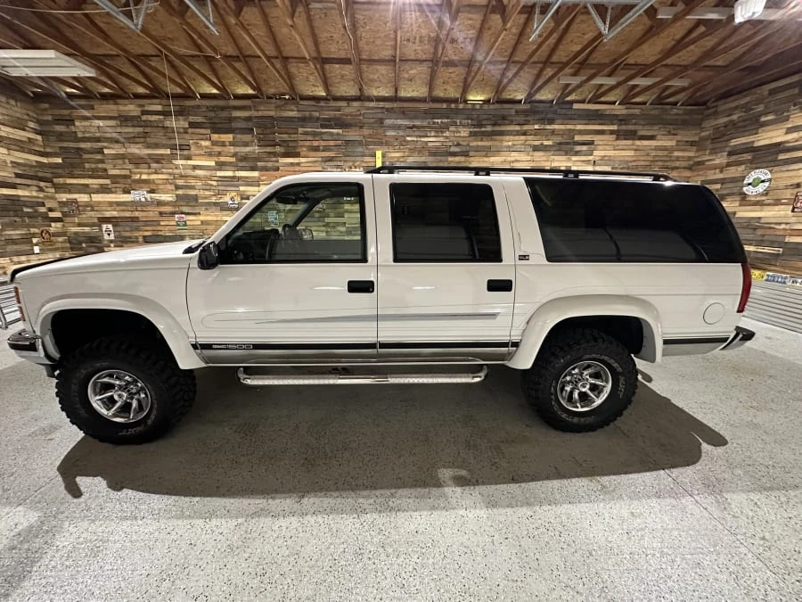 1994 GMC Suburban 8th Gen - Image 6 of 31