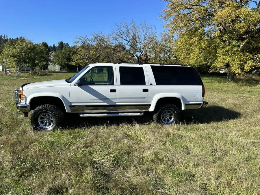 1994 GMC Suburban 8th Gen - Image 21 of 31