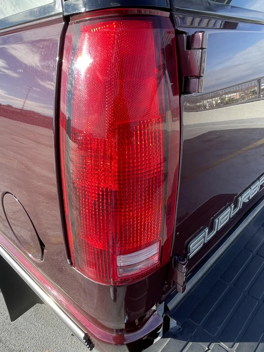 1994 GMC Suburban 8th Gen - Image 17 of 31