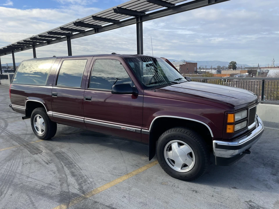 1994 GMC Suburban 8th Gen - Image 11 of 31