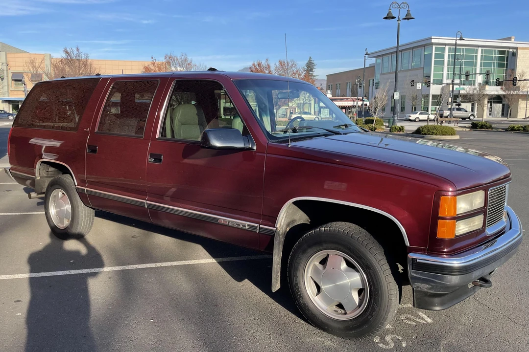 1994 GMC Suburban 8th Gen - Image 12 of 31