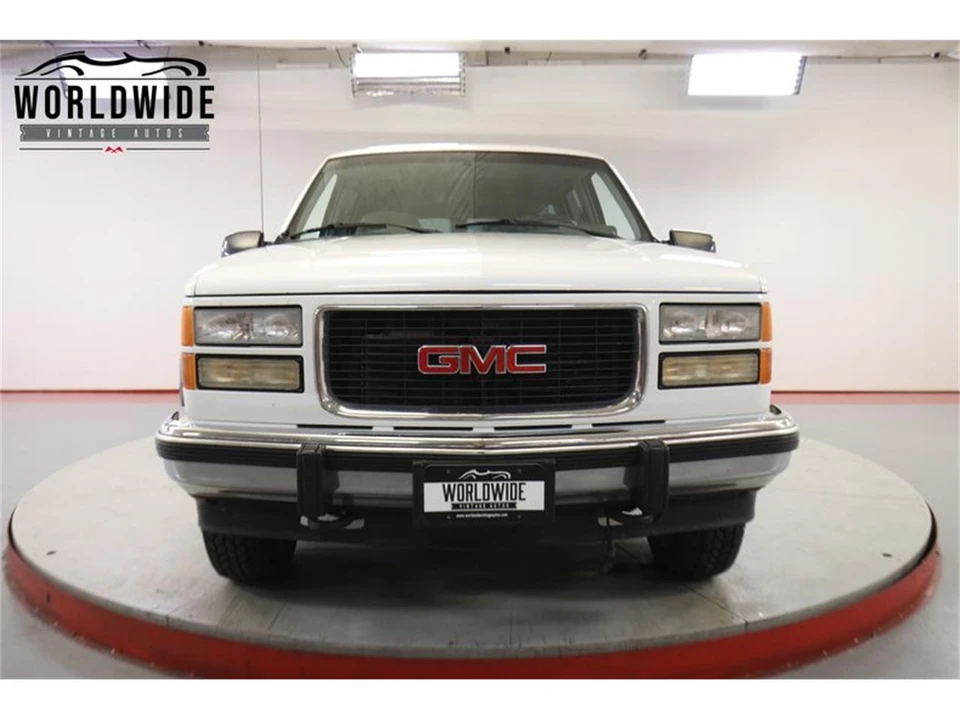 1994 GMC Suburban 8th Gen - Image 15 of 31