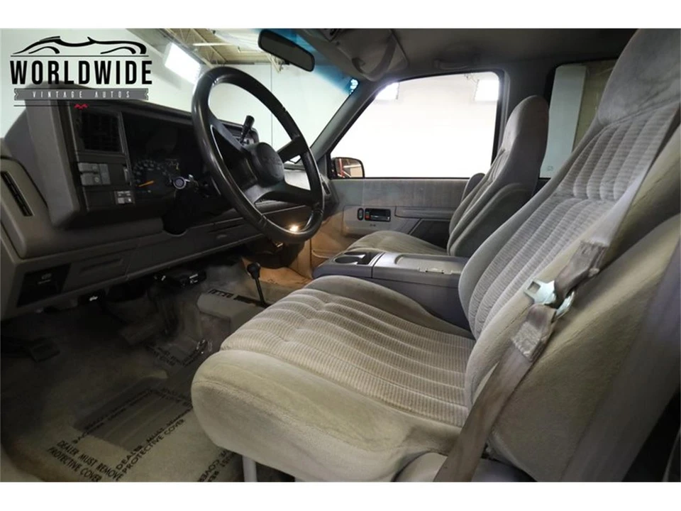 1994 GMC Suburban 8th Gen - Image 29 of 31