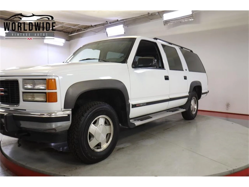 1994 GMC Suburban 8th Gen - Image 13 of 31