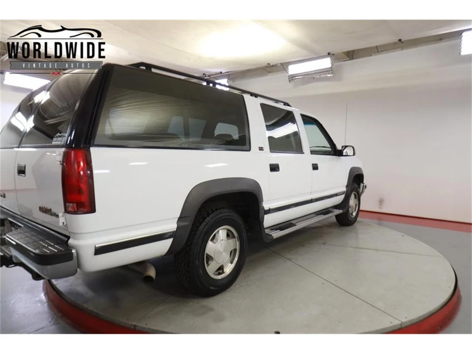 1994 GMC Suburban 8th Gen - Image 23 of 31
