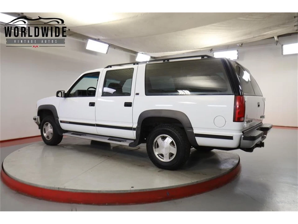 1994 GMC Suburban 8th Gen - Image 5 of 31