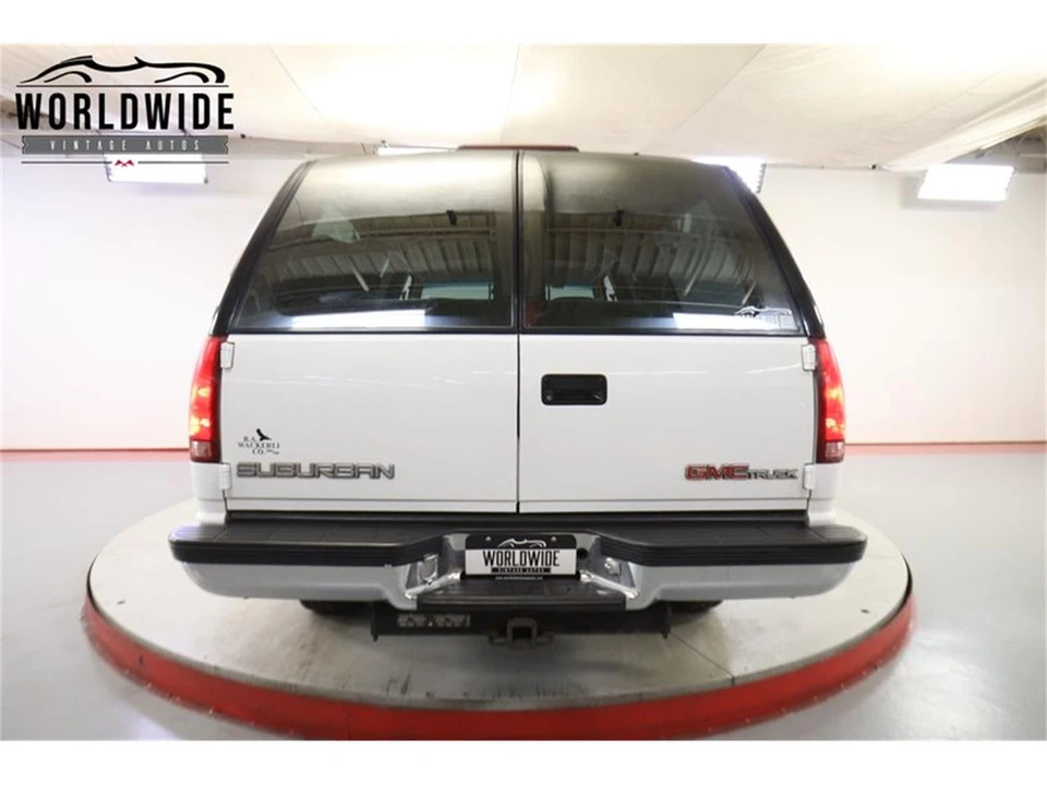 1994 GMC Suburban 8th Gen - Image 18 of 31