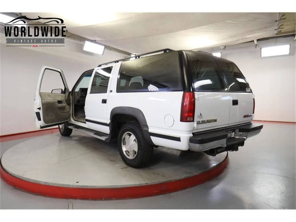 1994 GMC Suburban 8th Gen - Image 24 of 31