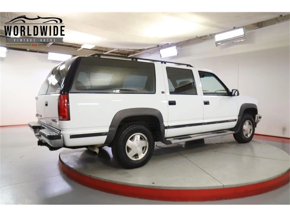1994 GMC Suburban 8th Gen - Image 6 of 31