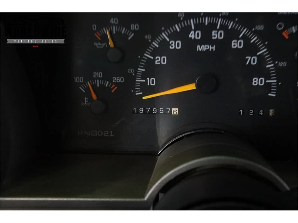 1994 GMC Suburban 8th Gen - Image 30 of 31