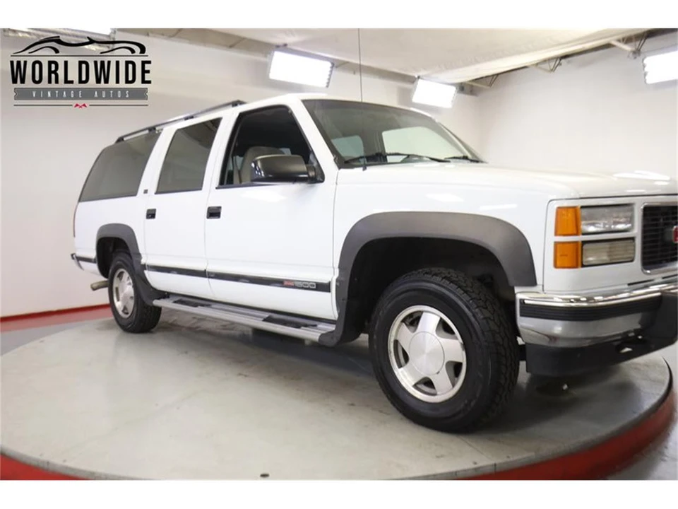 1994 GMC Suburban 8th Gen - Image 14 of 31