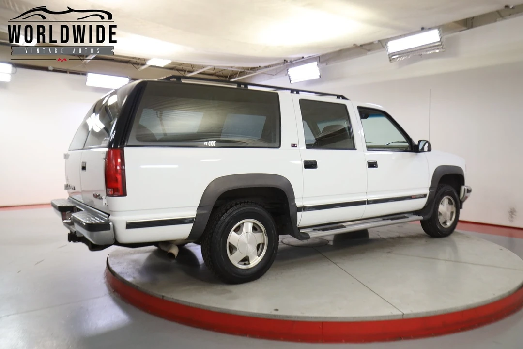 1994 GMC Suburban 8th Gen - Image 6 of 12