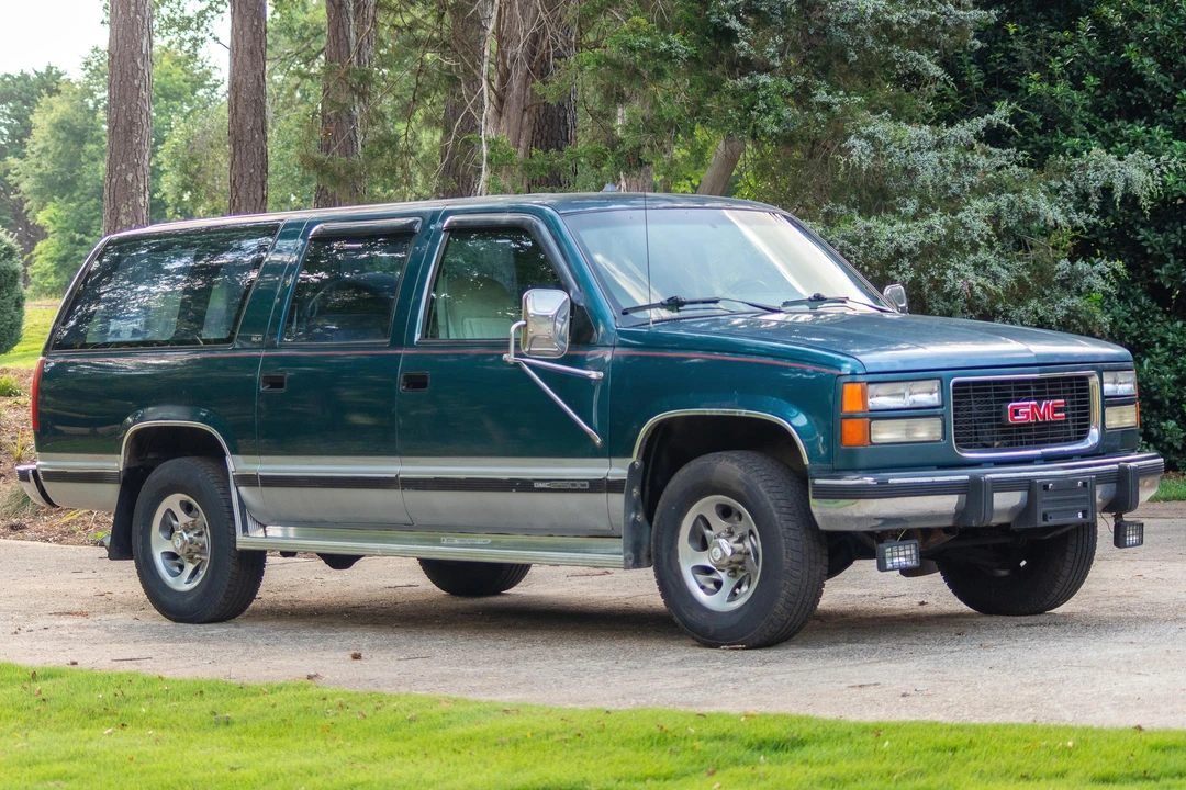 1994 GMC Suburban 8th Gen - Image 10 of 31