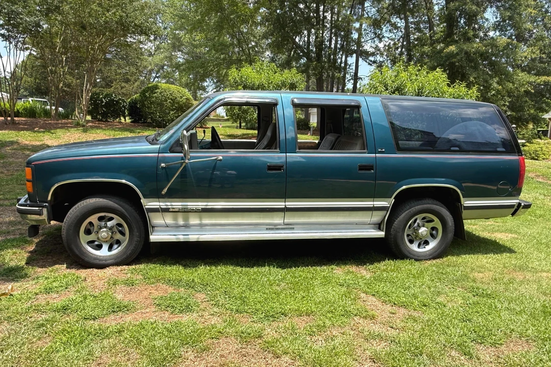 1994 GMC Suburban 8th Gen - Image 6 of 31