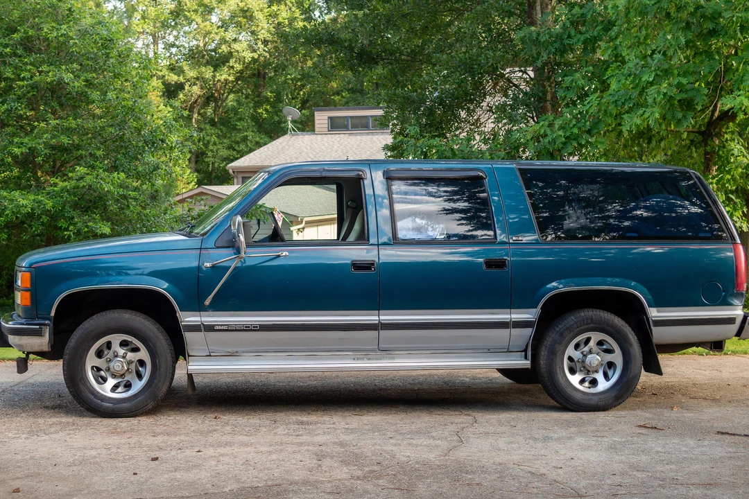 1994 GMC Suburban 8th Gen - Image 7 of 31