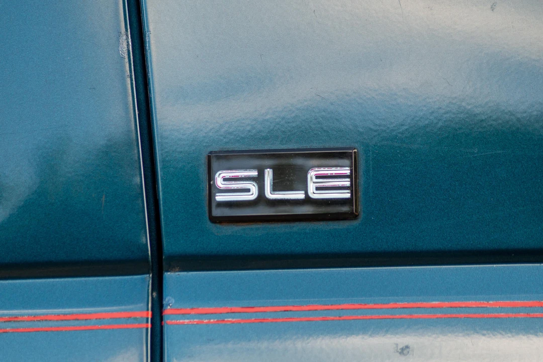 1994 GMC Suburban 8th Gen - Image 23 of 31