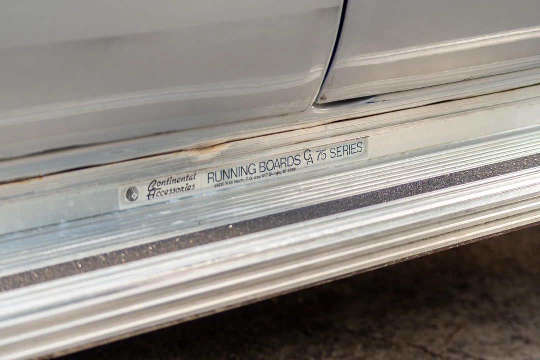 1994 GMC Suburban 8th Gen - Image 22 of 31