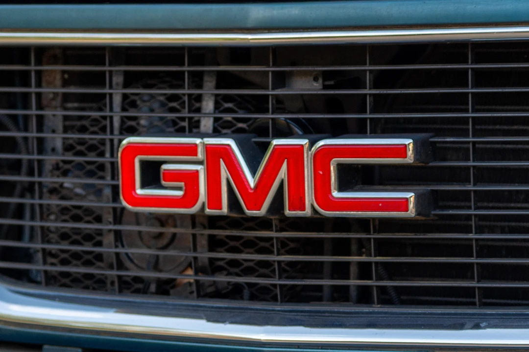 1994 GMC Suburban 8th Gen - Image 14 of 31