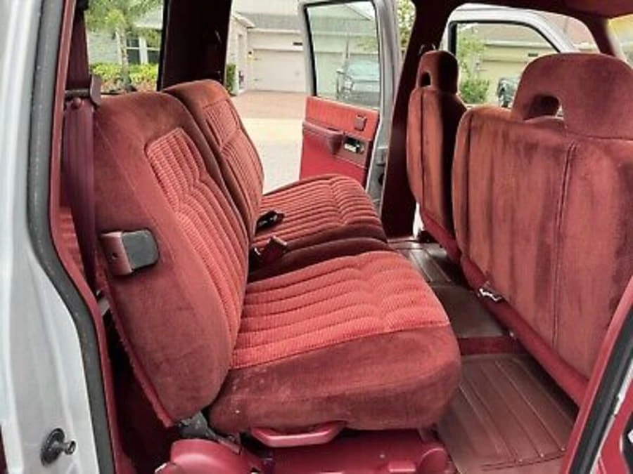 1994 GMC Suburban 8th Gen - Image 15 of 31