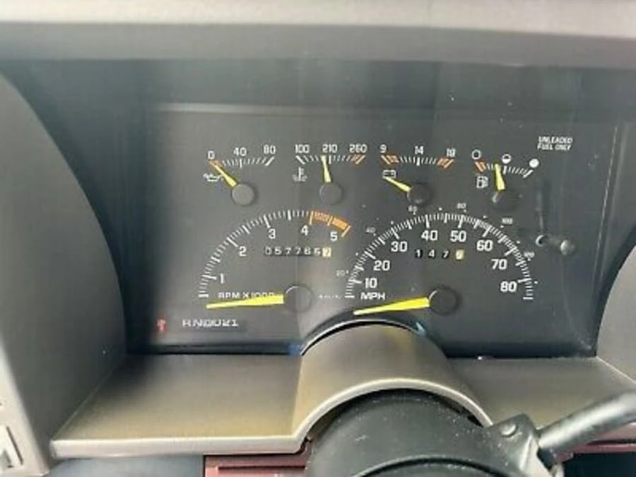 1994 GMC Suburban 8th Gen - Image 27 of 31