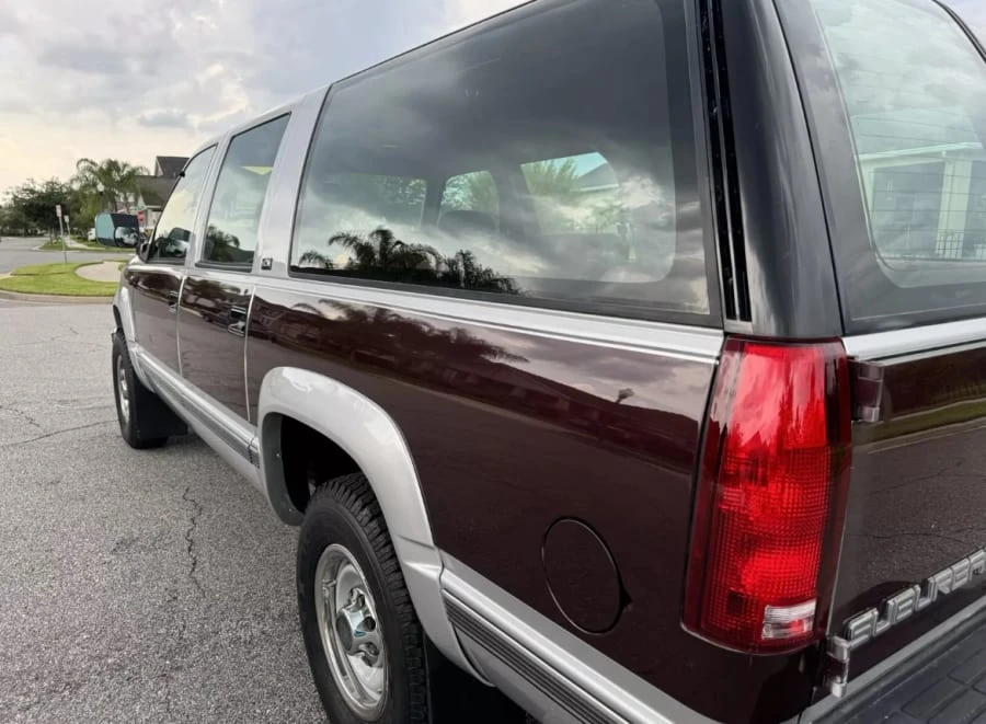 1994 GMC Suburban 8th Gen - Image 8 of 30