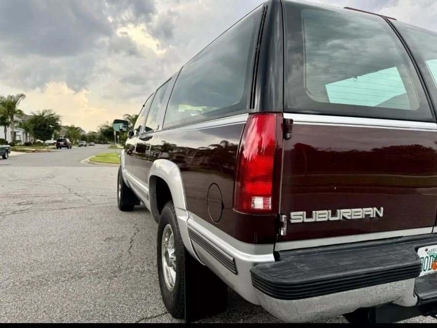 1994 GMC Suburban 8th Gen - Image 11 of 30