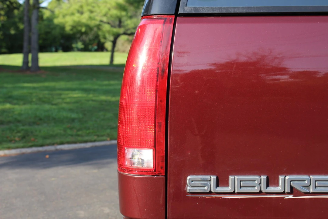 1994 GMC Suburban 8th Gen - Image 20 of 31