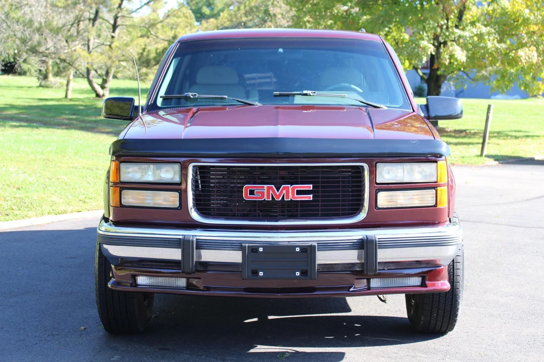 1994 GMC Suburban 8th Gen - Image 8 of 31