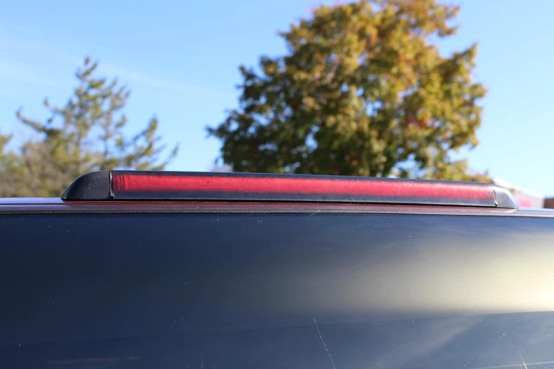 1994 GMC Suburban 8th Gen - Image 19 of 31