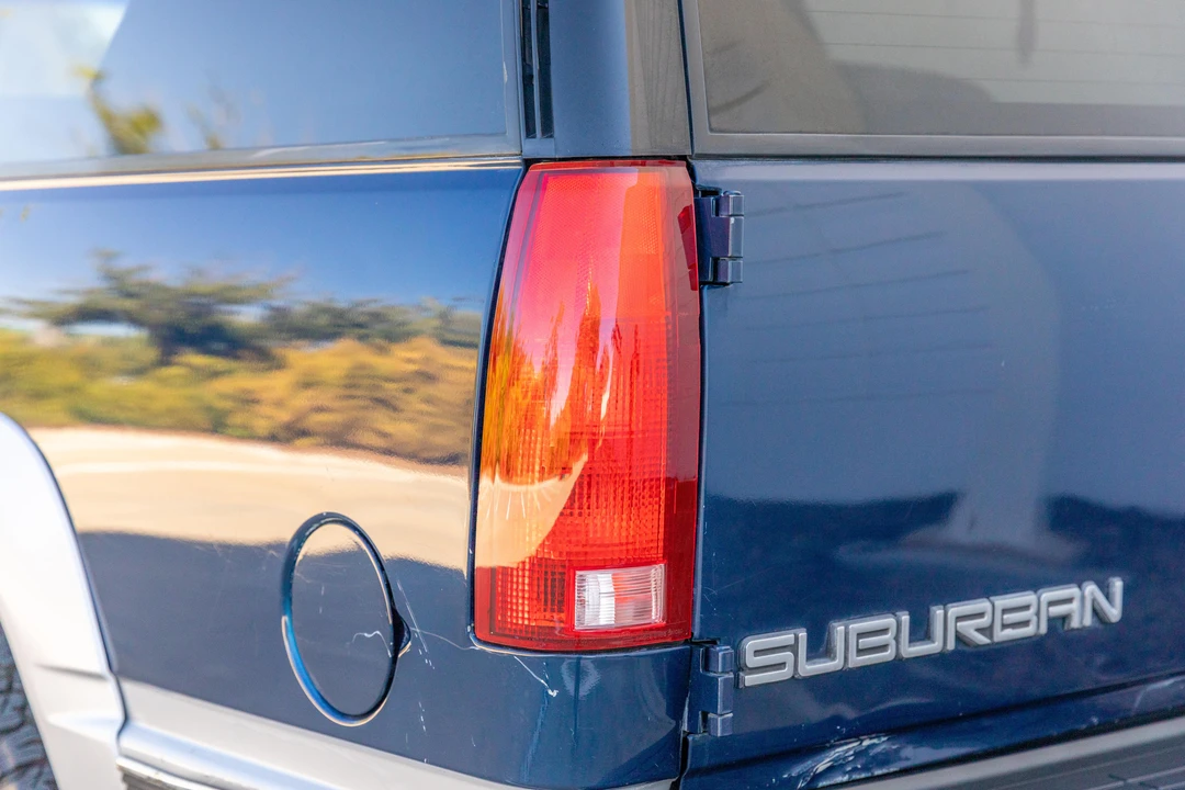 1994 GMC Suburban 8th Gen - Image 15 of 31