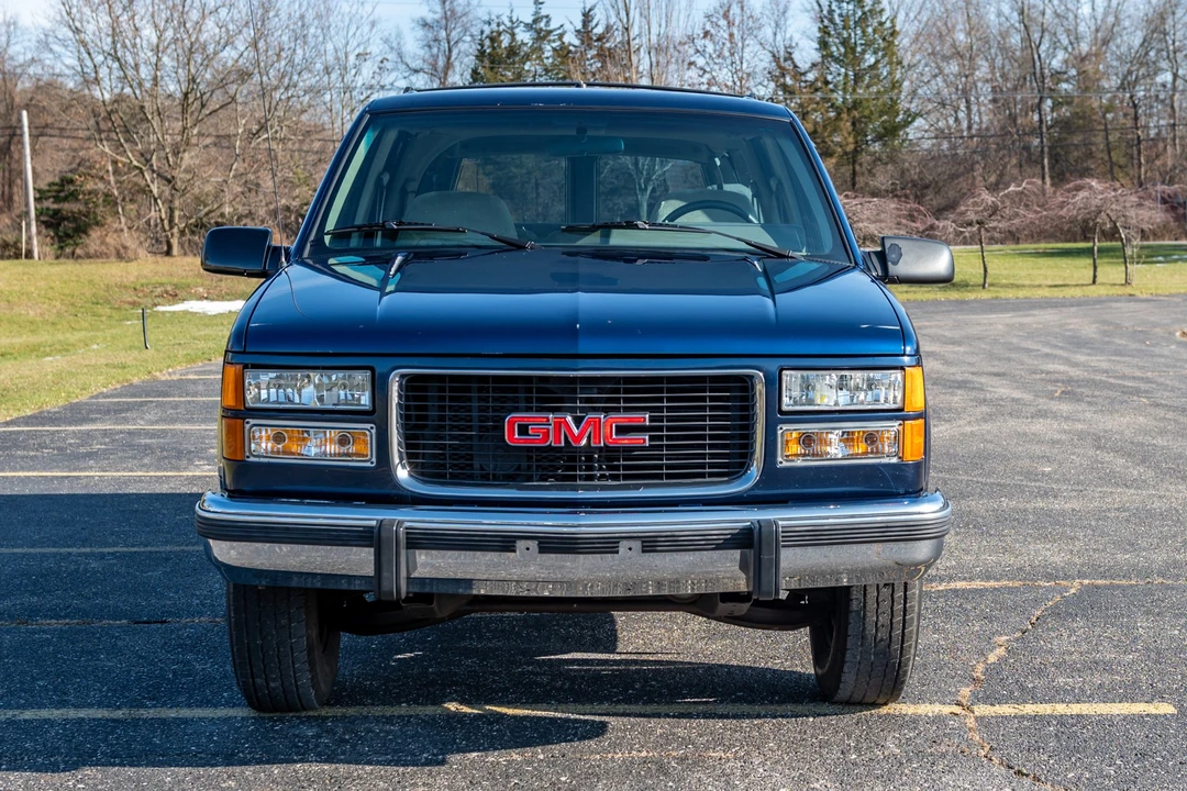 1994 GMC Suburban 8th Gen - Image 5 of 31