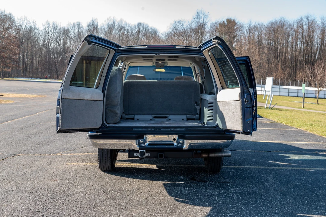 1994 GMC Suburban 8th Gen - Image 21 of 31