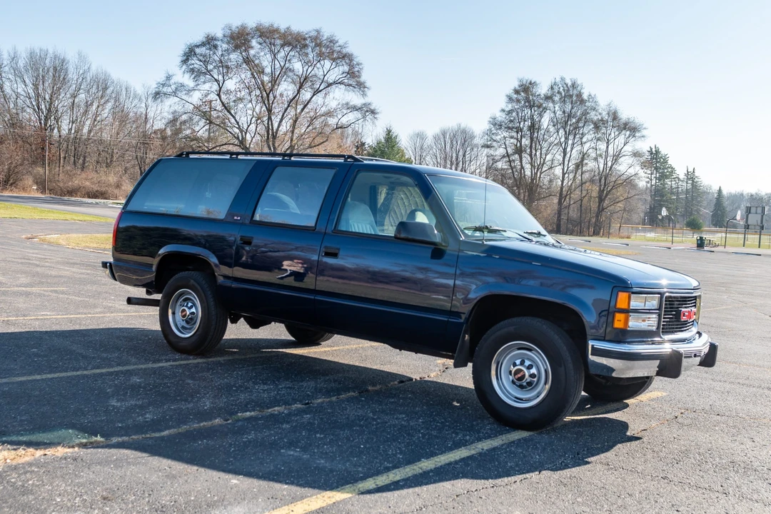1994 GMC Suburban 8th Gen - Image 7 of 31