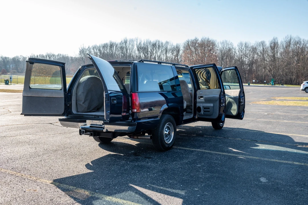 1994 GMC Suburban 8th Gen - Image 20 of 31