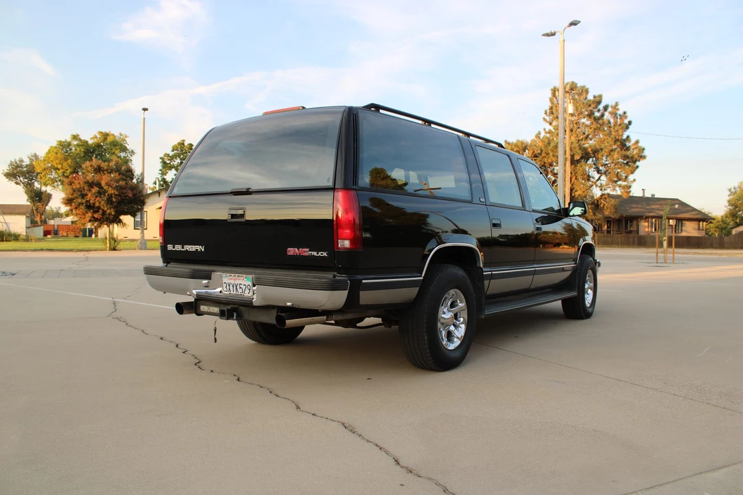 1994 GMC Suburban 8th Gen - Image 6 of 31
