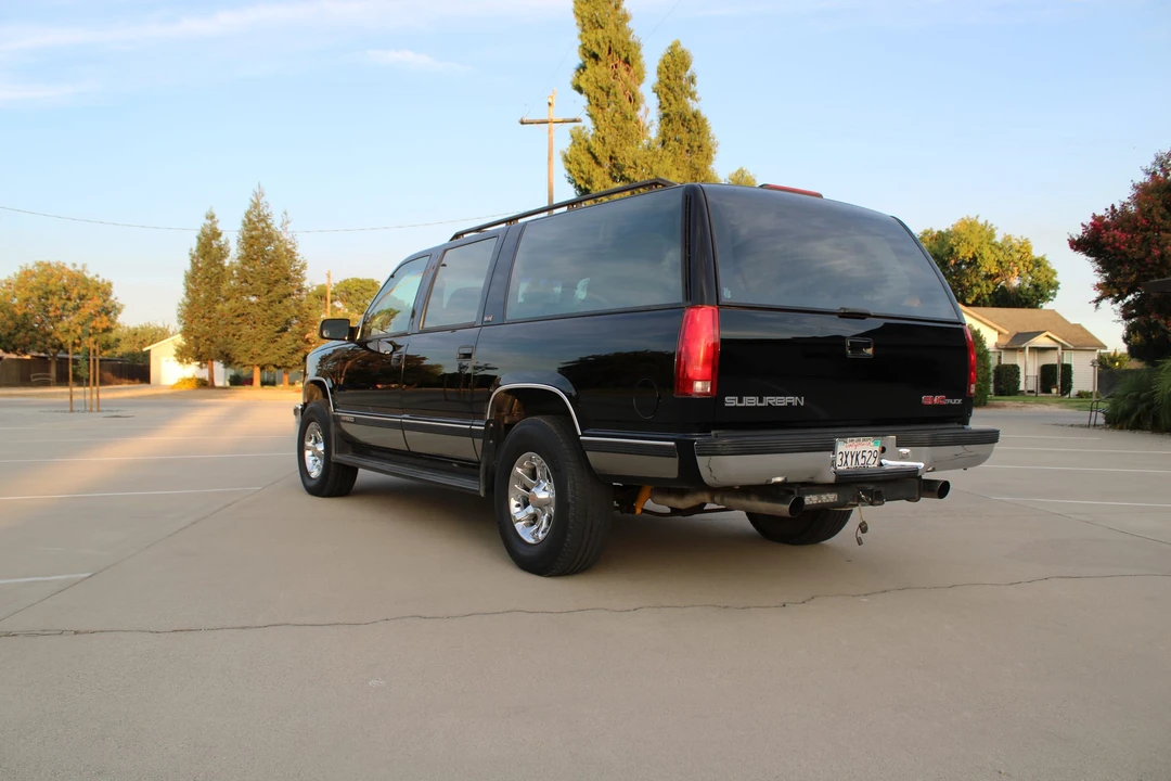1994 GMC Suburban 8th Gen - Image 8 of 31