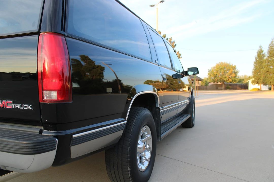 1994 GMC Suburban 8th Gen - Image 27 of 31