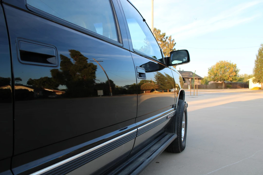 1994 GMC Suburban 8th Gen - Image 26 of 31