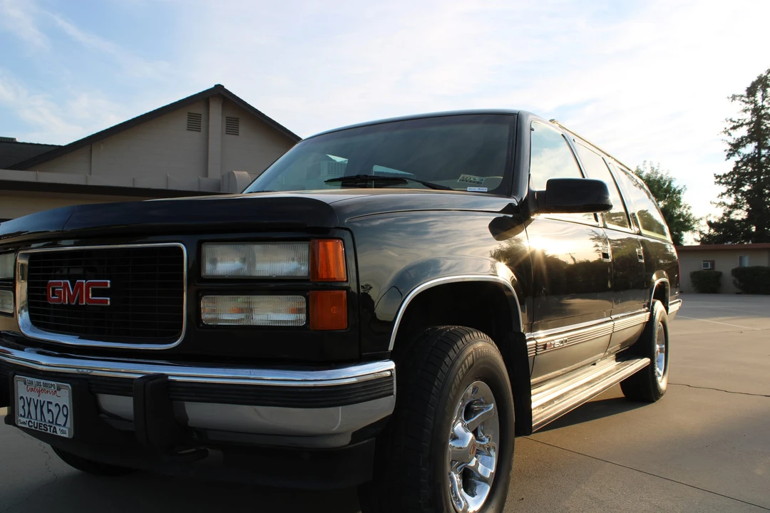 1994 GMC Suburban 8th Gen - Image 17 of 31