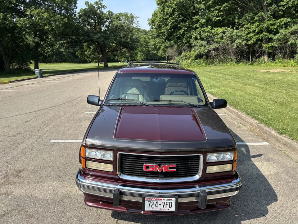 1994 GMC Suburban 8th Gen - Image 16 of 31