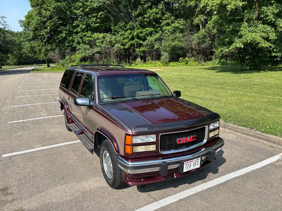 1994 GMC Suburban 8th Gen - Image 23 of 31