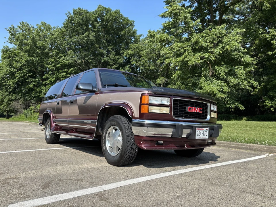 1994 GMC Suburban 8th Gen - Image 25 of 31